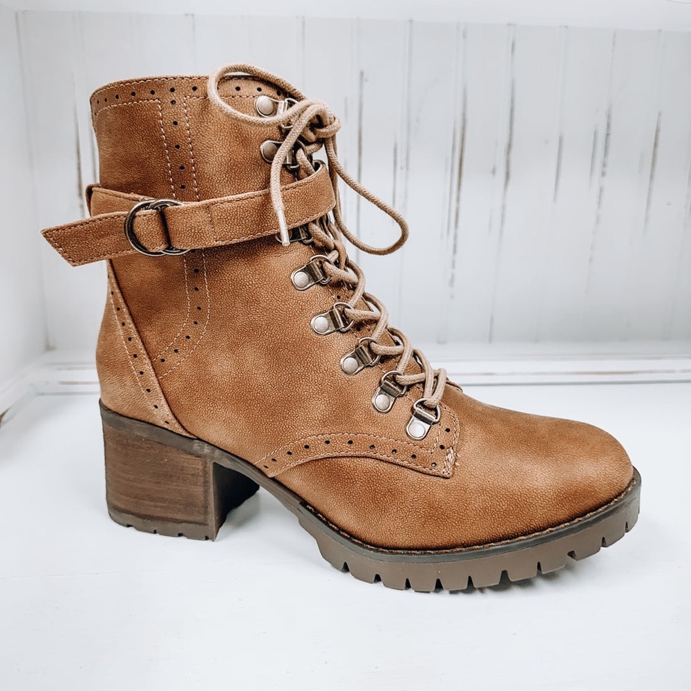 NIB Very G Donatella Vegan Leather Lace Up Moto Boots Combat Booties Tan - Picture 2 of 4